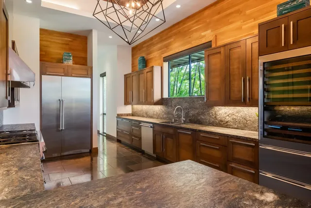 $7,750,000 | 860 South Kihei Road, Kihei, HI 96753
