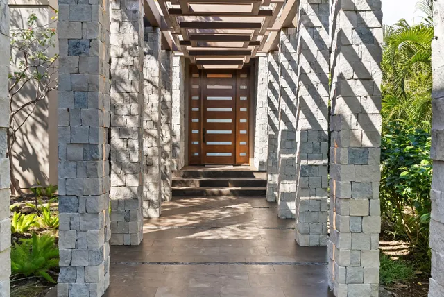 $7,750,000 | 860 South Kihei Road, Kihei, HI 96753