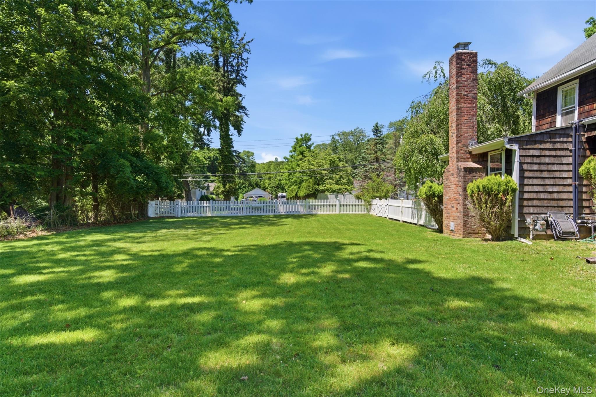 4 Landing Meadow Road Smithtown, NY 11787 - Photo 10 of 19