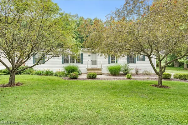 $100,000 | 209 Wyngate Drive, Brookfield, OH 44403