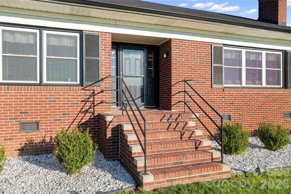 $319,500 | 871 Saluda Road, Chester, SC 29706