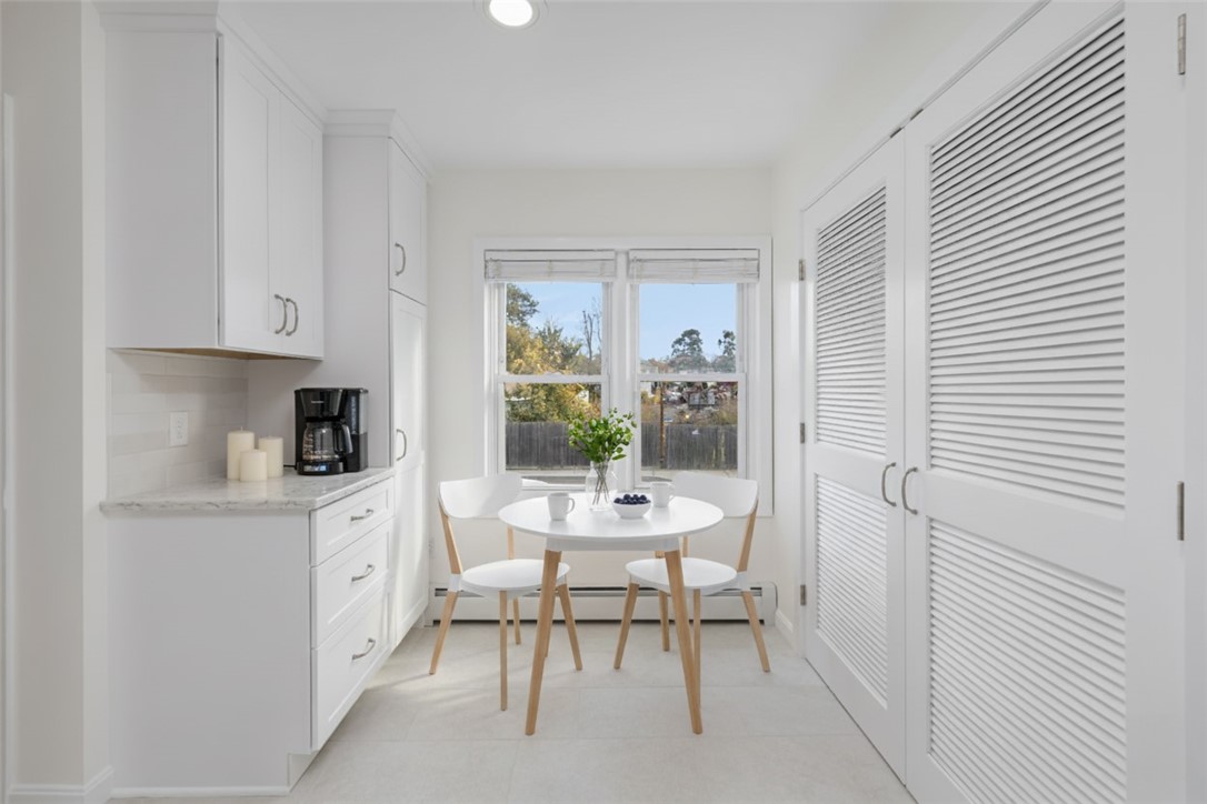 57 Clinton Street, Unit 57C Newport, RI 02840 - Photo 8 of 40 Breakfast Nook