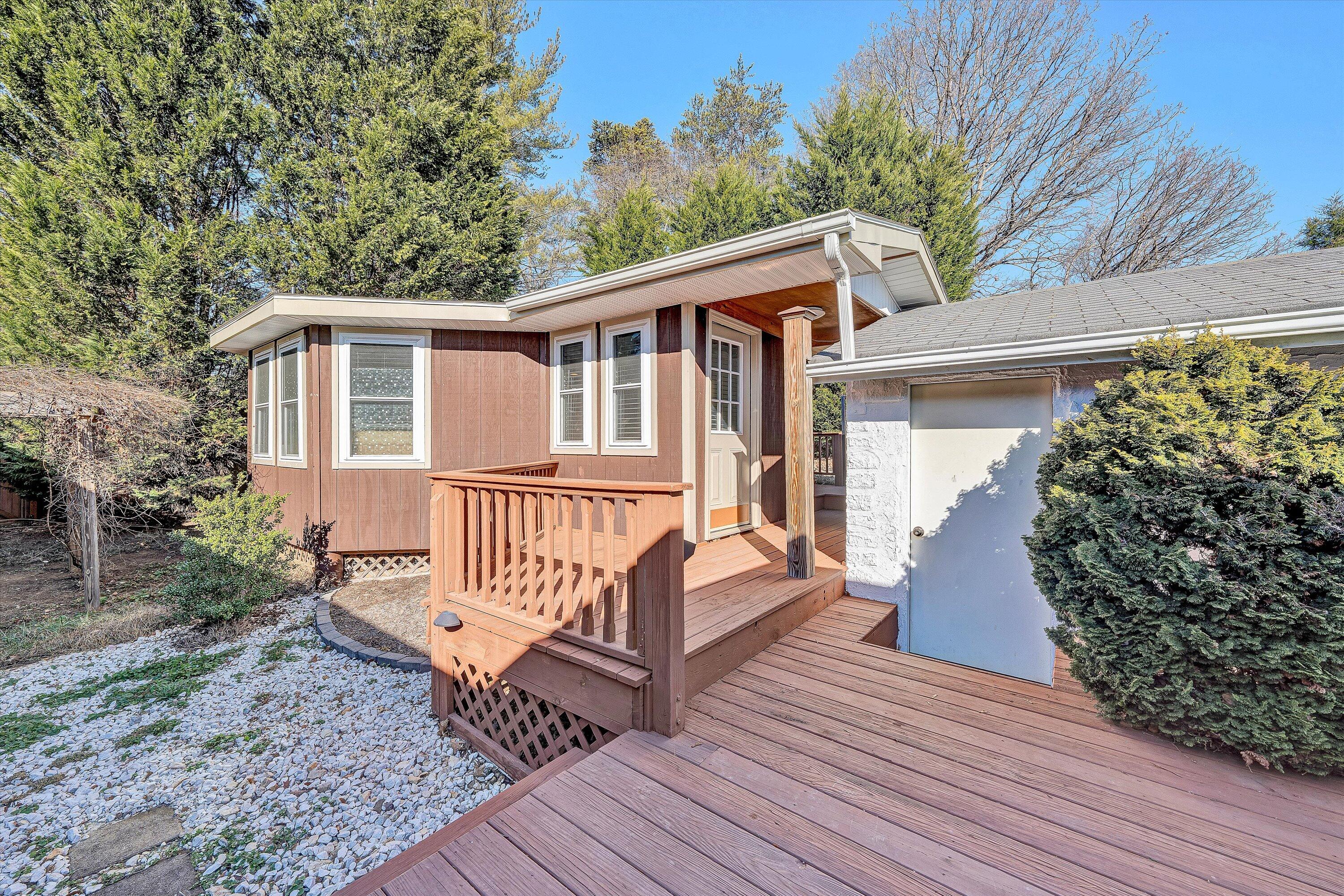 1944 Blue Ridge Springs Road Blue Ridge, VA 24064 - Photo 39 of 60 37-DSC00085