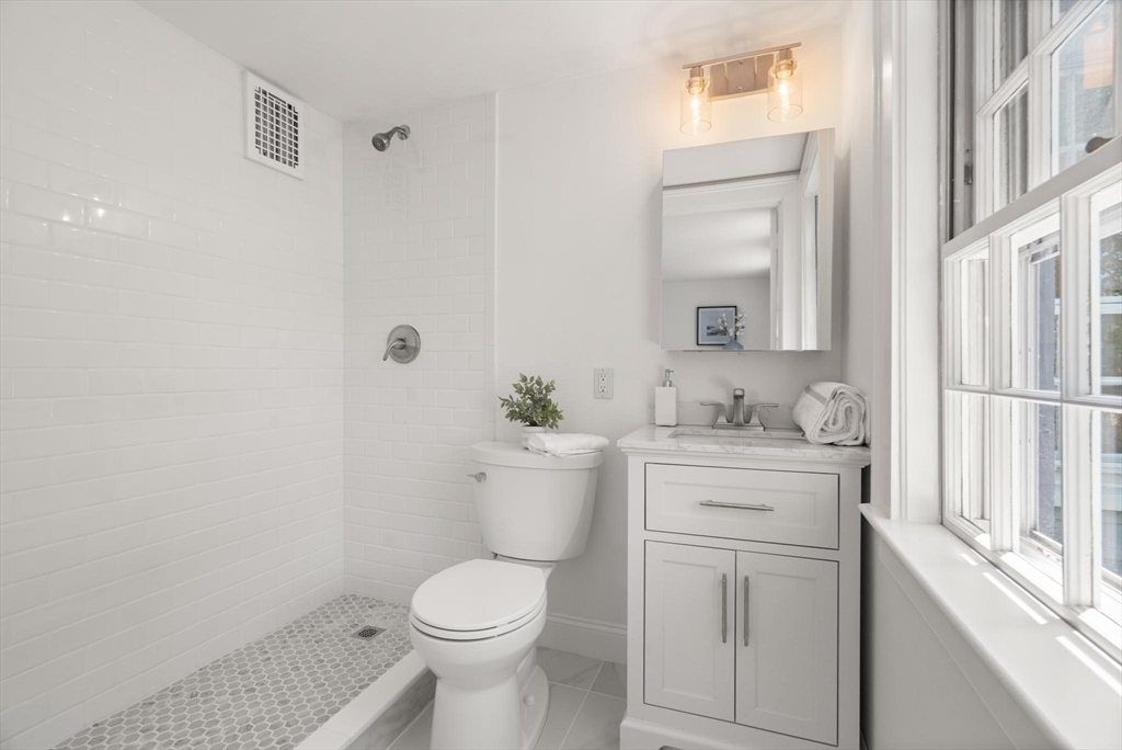 25 Chestnut Hill Road Newton, MA 02467 - Photo 15 of 32
