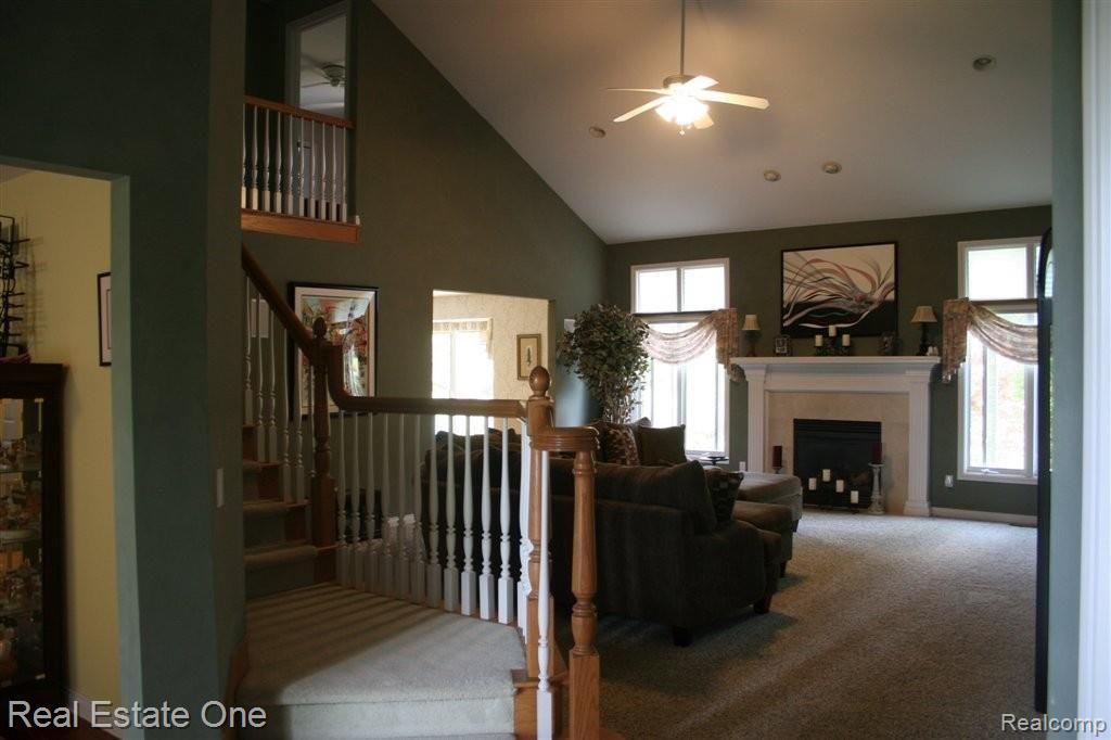 70012 Sunset Lane Romeo, MI 48065 - Photo 5 of 30 Foyer.JPG