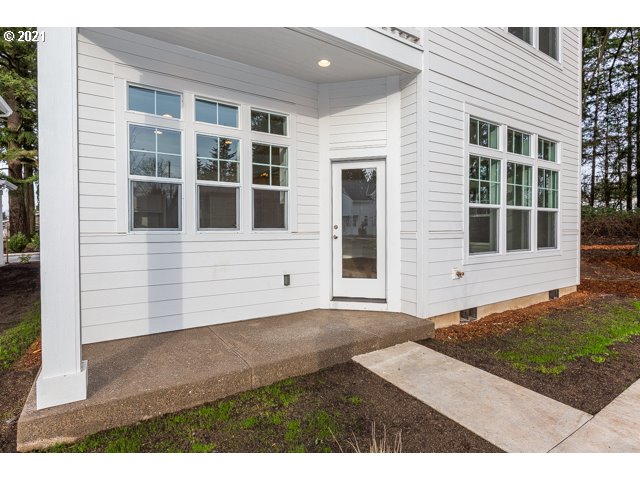 30778 Southwest Fir Avenue Wilsonville, OR 97070 - Photo 3 of 27