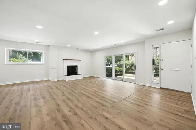 $474,950 | 3814 Persimmon Circle, Fairfax, VA 22031