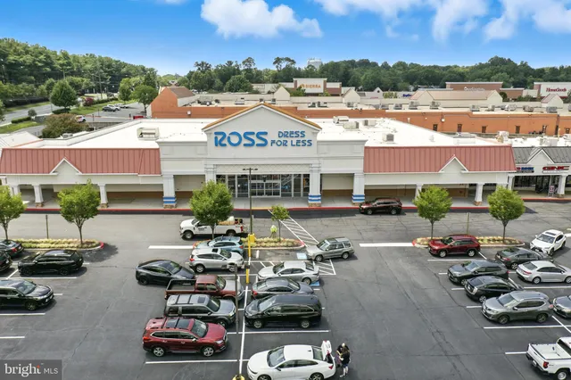 $474,950 | 3814 Persimmon Circle, Fairfax, VA 22031