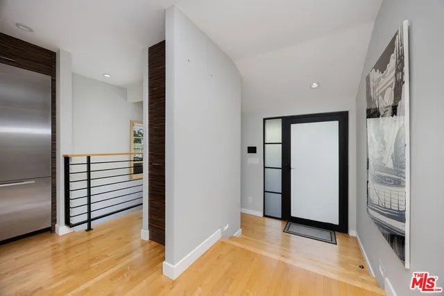 $12,950 | 4108 Murietta Avenue, Sherman Oaks, CA 91423