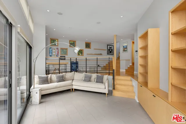 $12,950 | 4108 Murietta Avenue, Sherman Oaks, CA 91423