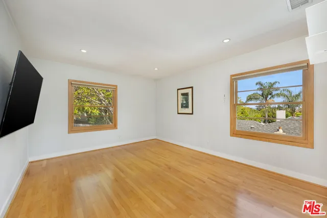 $12,950 | 4108 Murietta Avenue, Sherman Oaks, CA 91423