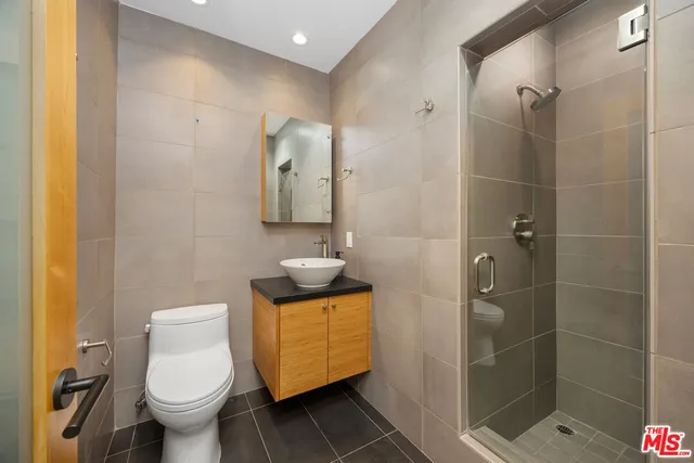 $12,950 | 4108 Murietta Avenue, Sherman Oaks, CA 91423