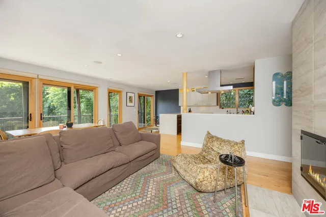 $12,950 | 4108 Murietta Avenue, Sherman Oaks, CA 91423