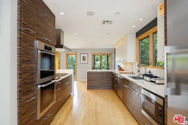 $12,950 | 4108 Murietta Avenue, Sherman Oaks, CA 91423