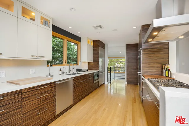 $12,950 | 4108 Murietta Avenue, Sherman Oaks, CA 91423