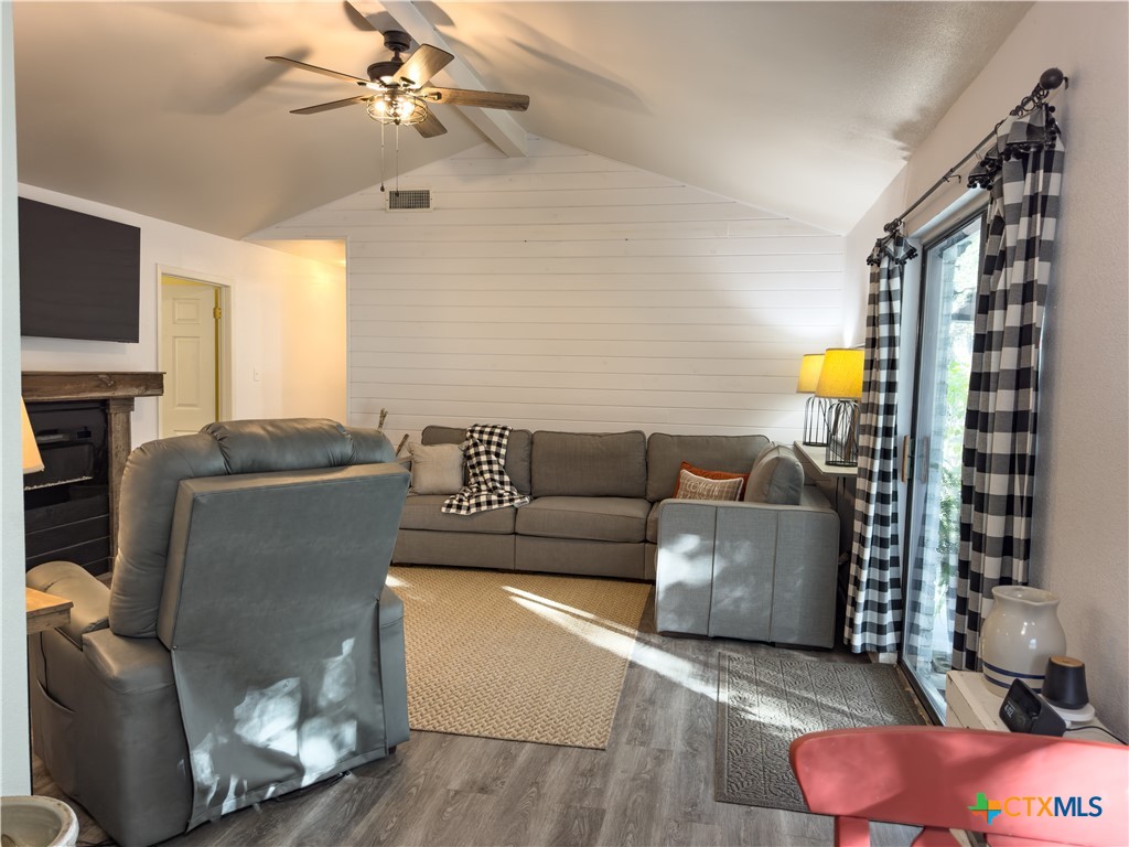 1374 Bego Road Goliad, TX 77963 - Photo 19 of 44