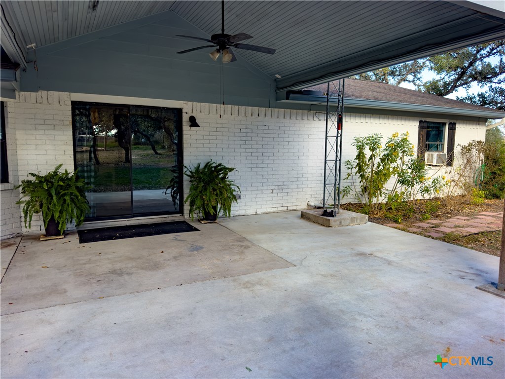 1374 Bego Road Goliad, TX 77963 - Photo 5 of 44