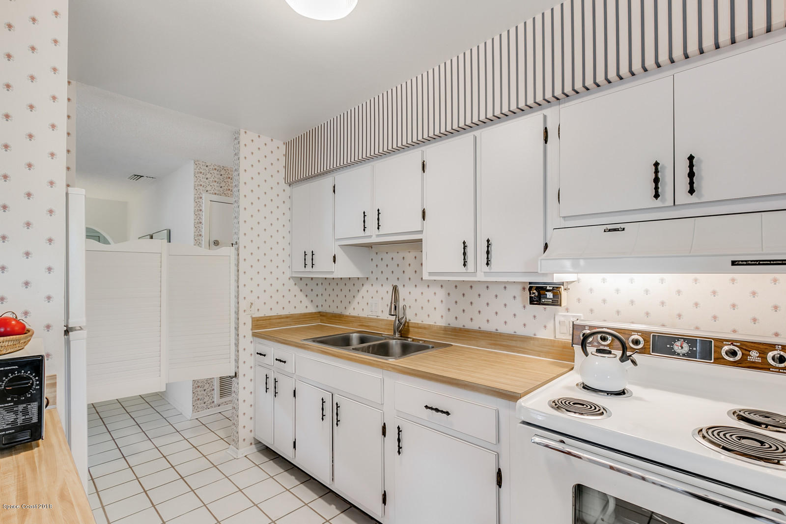 2775 Pembroke Road Melbourne, FL 32935 - Photo 9 of 27 Kitchen