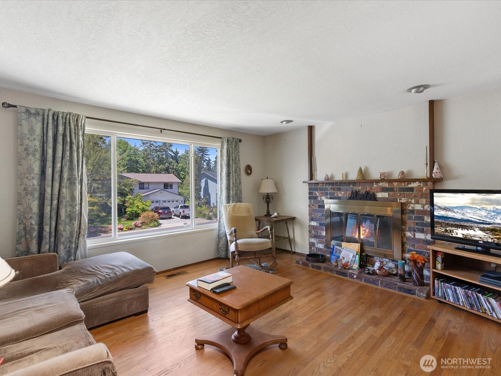 17417 29th Drive Southeast Bothell, WA 98012 - Photo 5 of 40 Gallery Image 5