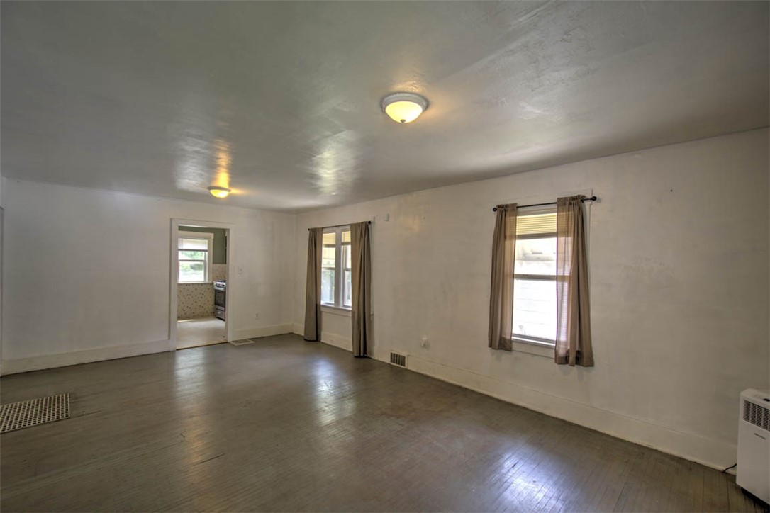 1371 East Division Street Decatur, IL 62526 - Photo 5 of 23 Gallery Image 5