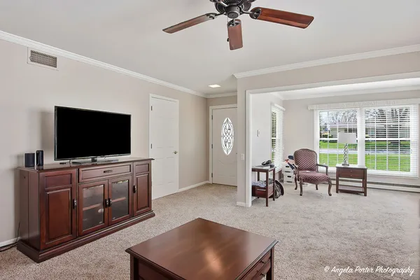 $279,900 | 7201 Hastings Circle, Unit 332, Fox Lake, IL 60020