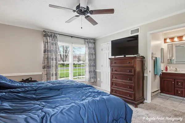 $279,900 | 7201 Hastings Circle, Unit 332, Fox Lake, IL 60020