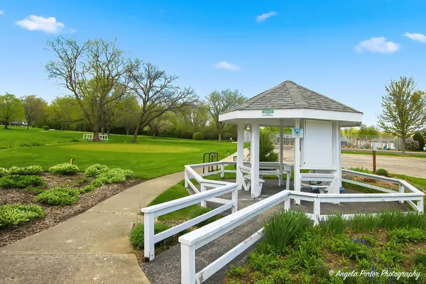$279,900 | 7201 Hastings Circle, Unit 332, Fox Lake, IL 60020