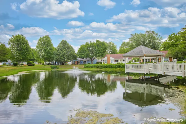 $279,900 | 7201 Hastings Circle, Unit 332, Fox Lake, IL 60020