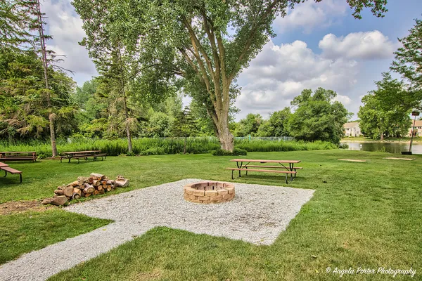 $279,900 | 7201 Hastings Circle, Unit 332, Fox Lake, IL 60020