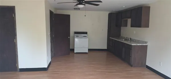 $800 | 9904 Country Road 3622, Quinlan, TX 75474