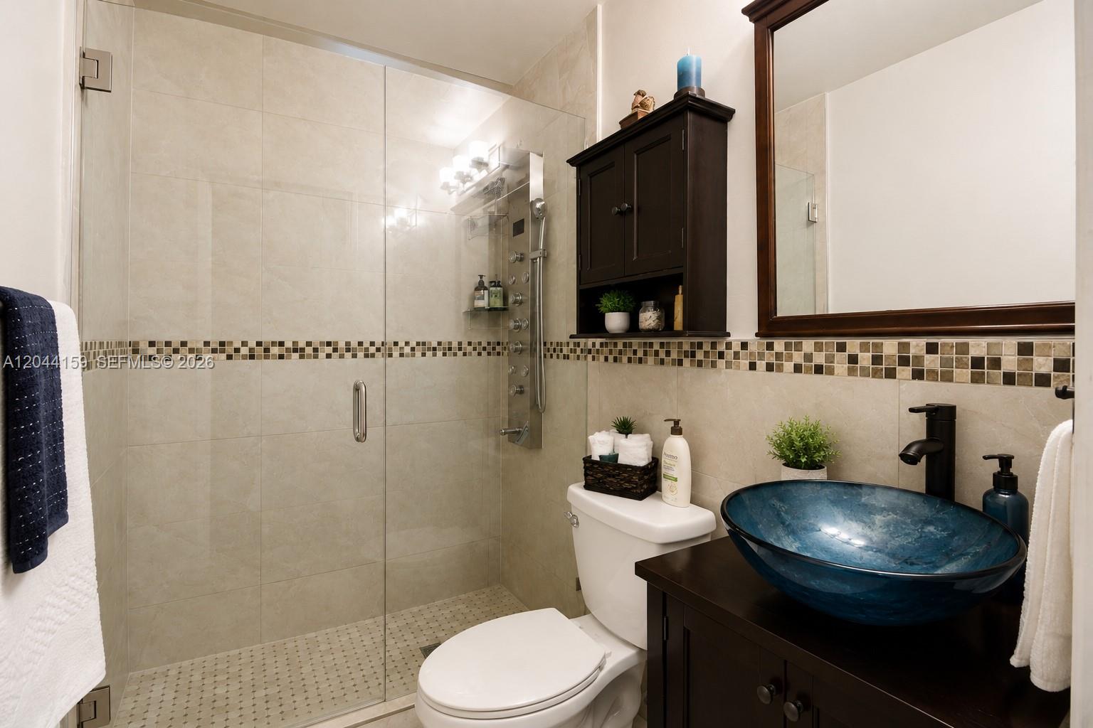 7232 West 29th Way Hialeah, FL 33018 - Photo 11 of 19 SECOND BATHROOM