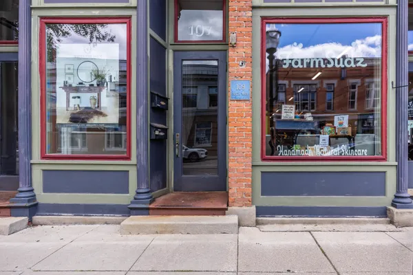 $2,150 | 109 South Main Street, Chelsea, MI 48118