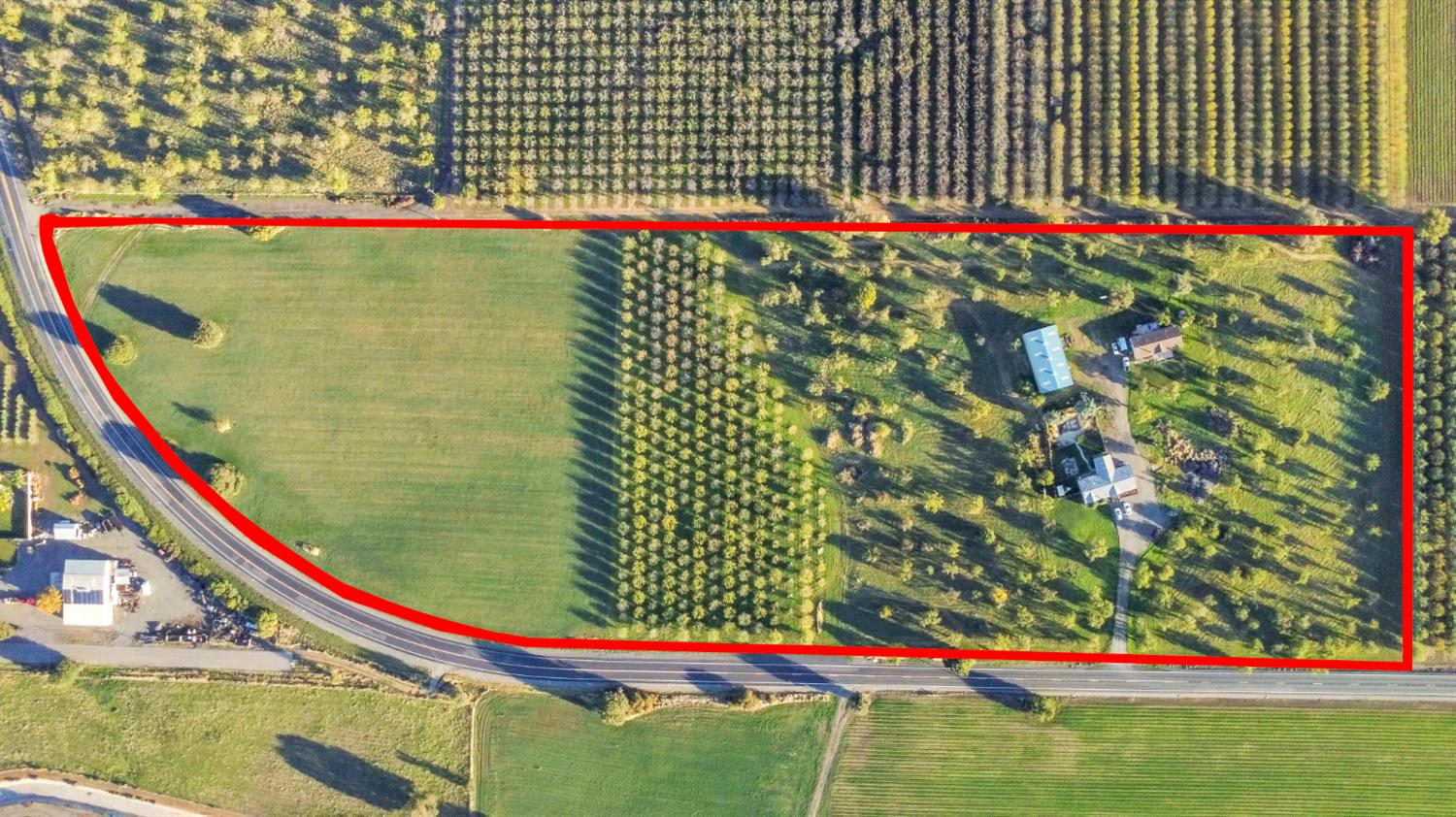 25752 State Highway Esparto, CA 95627 - Photo 59 of 60 a small yard with swimming pool and tall buildings