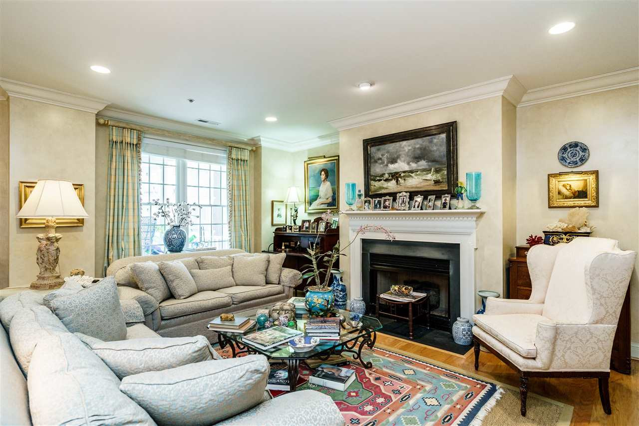 2813 Market Bridge Lane, Unit 203 Raleigh, NC 27608 - Photo 2 of 25 Living Room