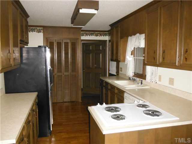 291 Henry Road Burlington, NC 27215 - Photo 3 of 12 Gallery Image 3