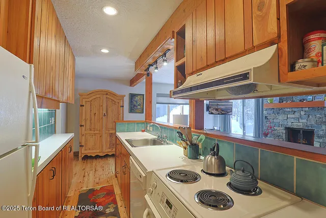 $899,000 | 4435 Berry Drive, Unit 3611, Wilson, WY 83014