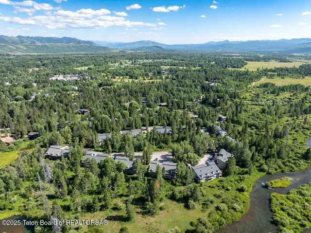 $899,000 | 4435 Berry Drive, Unit 3611, Wilson, WY 83014
