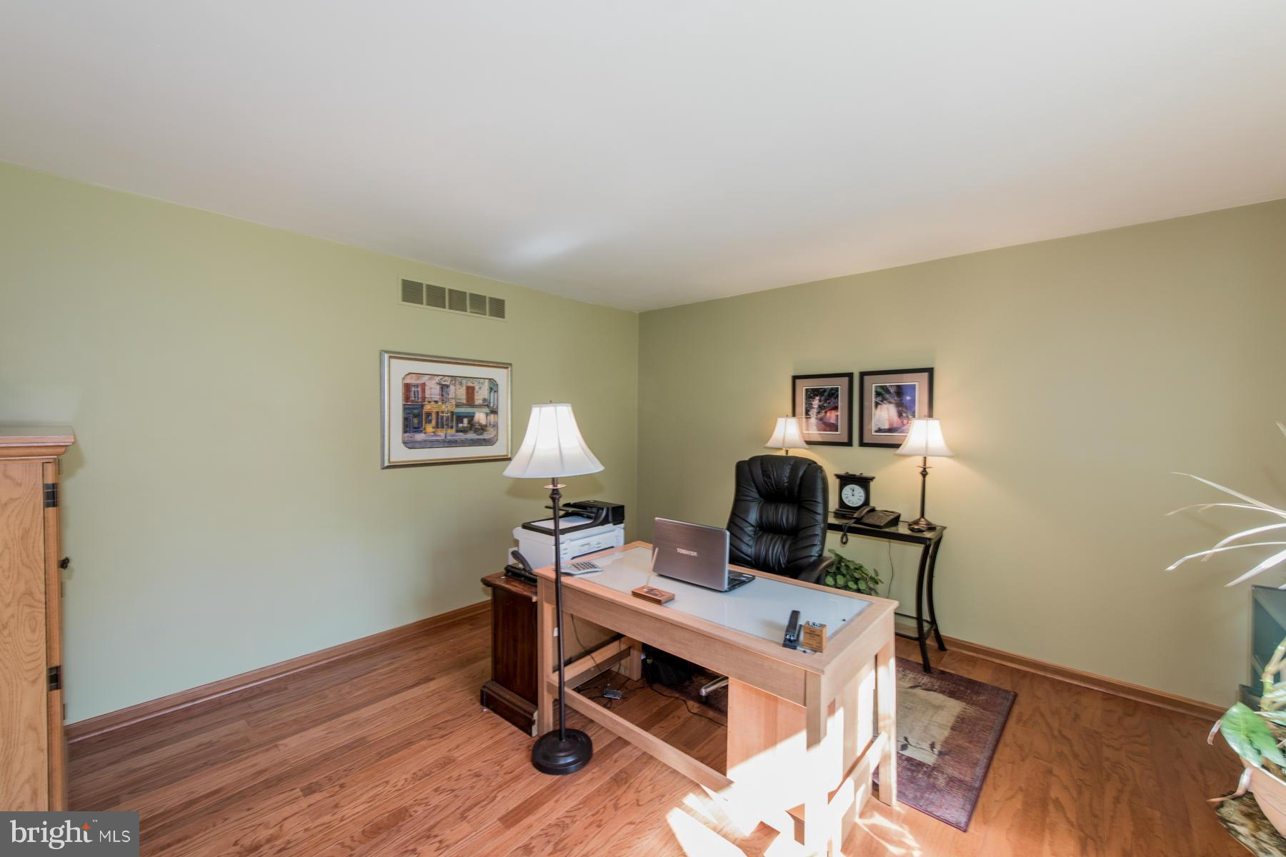 13358 Hunt Ridge Road Ellicott City, MD 21042 - Photo 3 of 30 Study