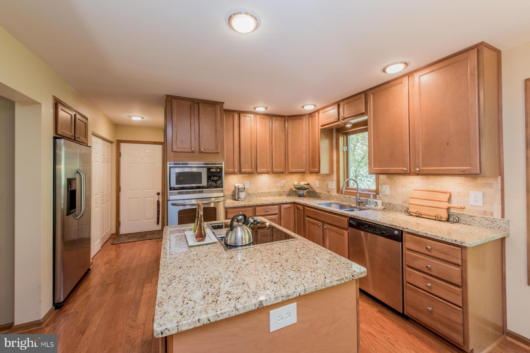 13358 Hunt Ridge Road Ellicott City, MD 21042 - Photo 5 of 30 Kitchen