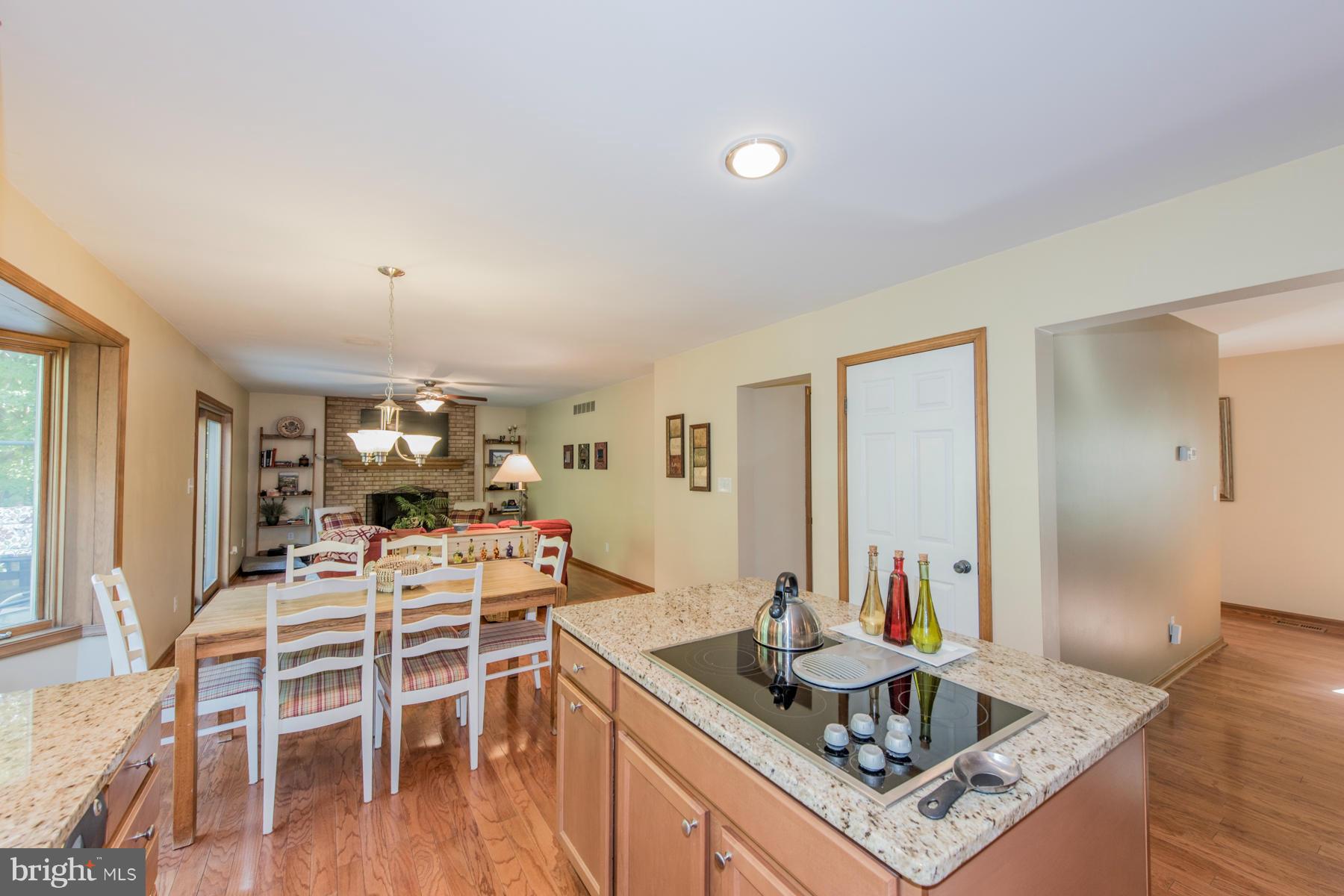 13358 Hunt Ridge Road Ellicott City, MD 21042 - Photo 6 of 30 Kitchen