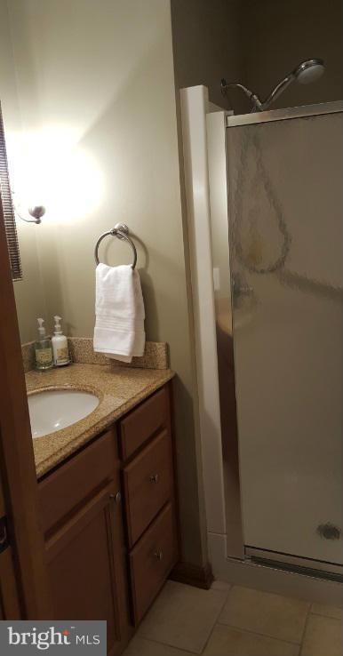 13358 Hunt Ridge Road Ellicott City, MD 21042 - Photo 10 of 30 Main Level Bath