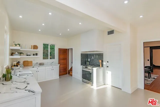 $1,549,000 | 2057 South Oxford Avenue, Los Angeles, CA 90018
