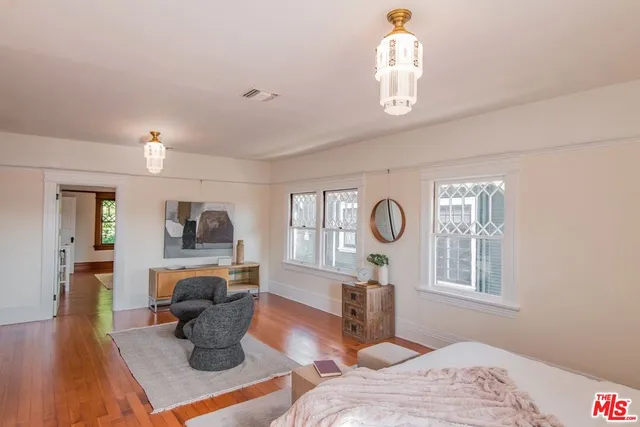 $1,549,000 | 2057 South Oxford Avenue, Los Angeles, CA 90018