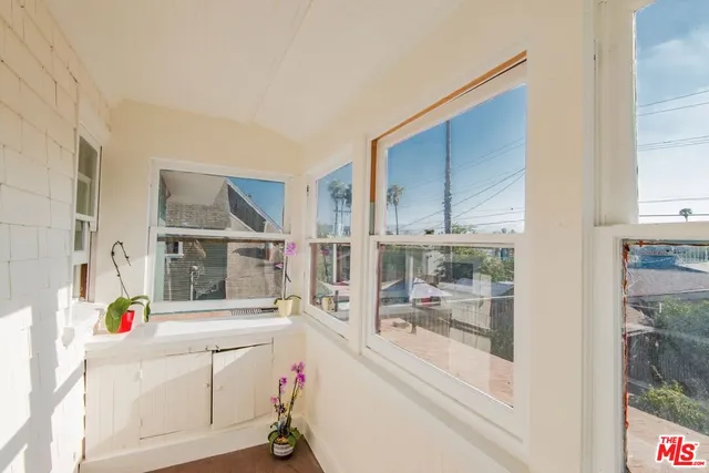 $1,549,000 | 2057 South Oxford Avenue, Los Angeles, CA 90018