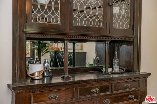 $1,549,000 | 2057 South Oxford Avenue, Los Angeles, CA 90018