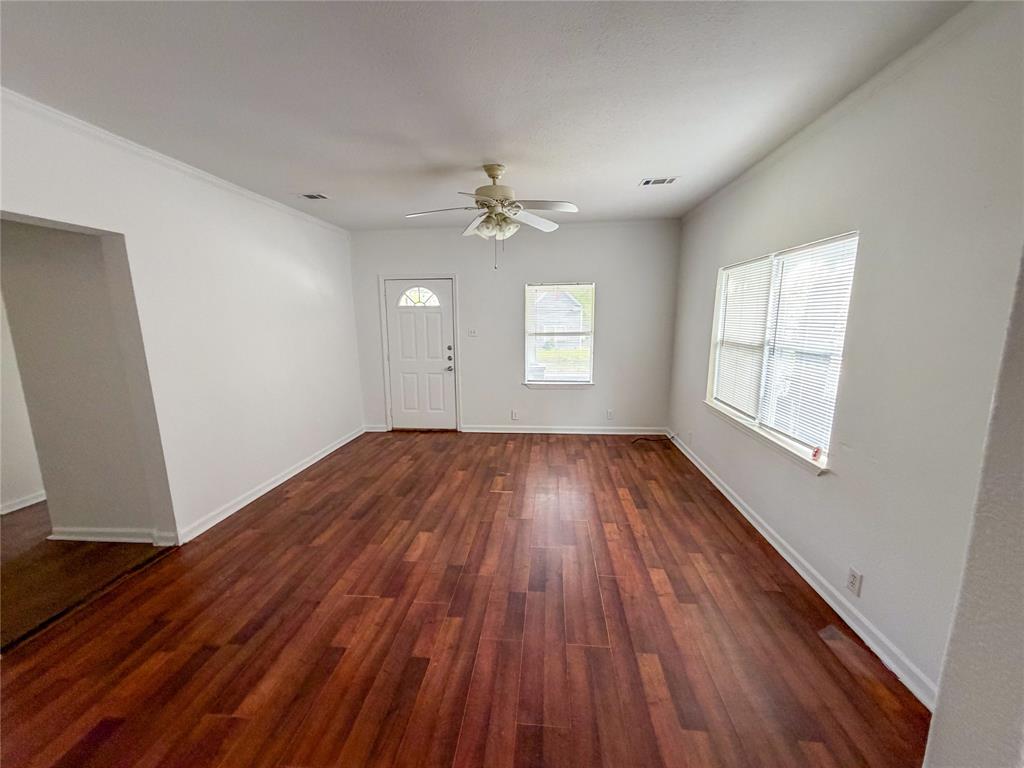 114 East Hull Street Denison, TX 75021 - Photo 4 of 19