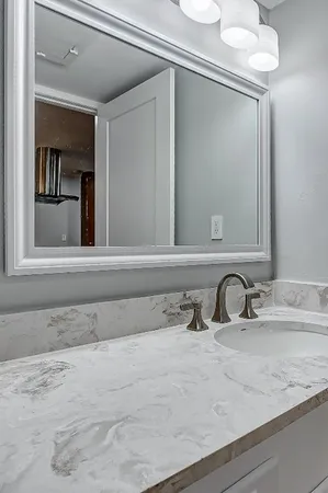 $1,800 | 7600 Burgoyne Road, Unit 159, Houston, TX 77063