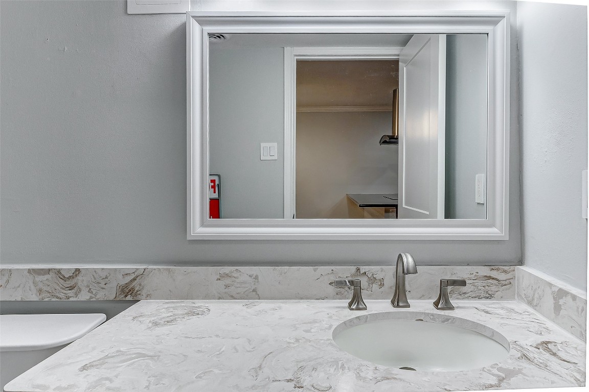 7600 Burgoyne Road, Unit 159 Houston, TX 77063 - Photo 12 of 40