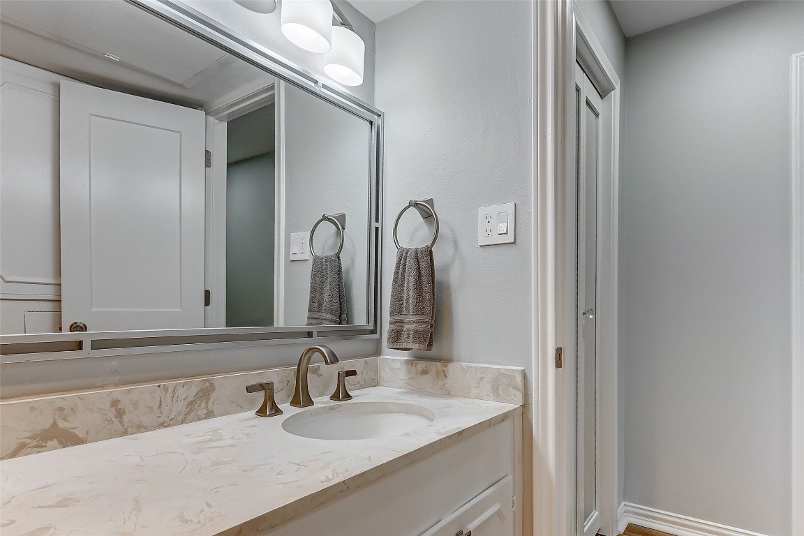 7600 Burgoyne Road, Unit 159 Houston, TX 77063 - Photo 17 of 40