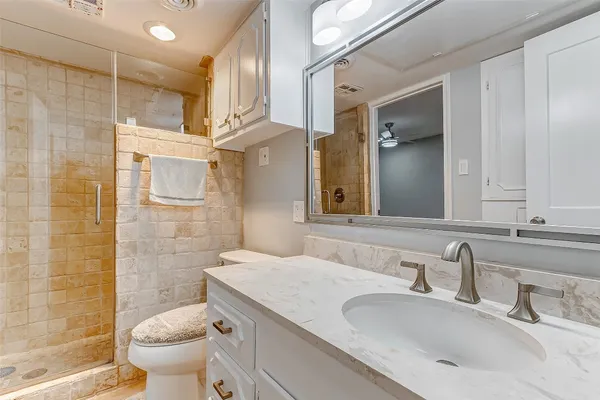 $1,800 | 7600 Burgoyne Road, Unit 159, Houston, TX 77063